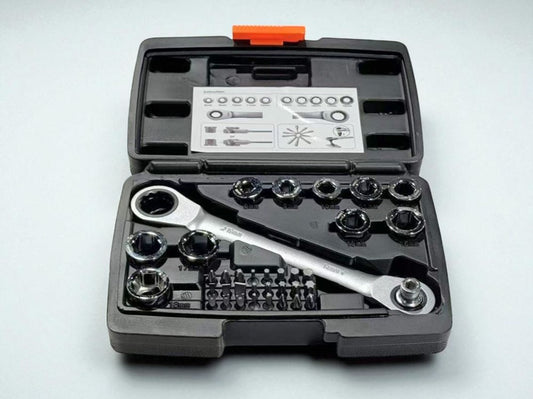 36 Piece Universal Socket Set With Reversible Ratchet